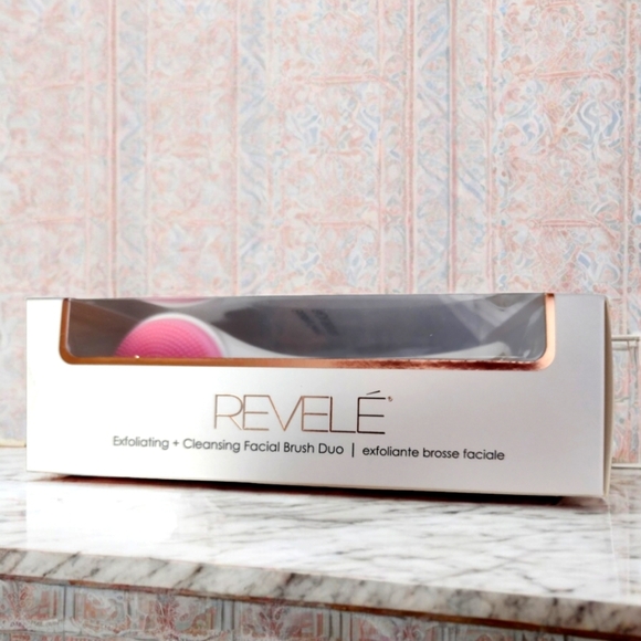 REVELE Exfoliating & Cleansing Brush - Picture 3 of 5